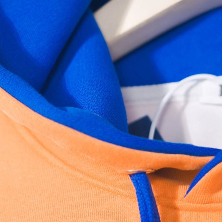 Feel fur font sweater (2)