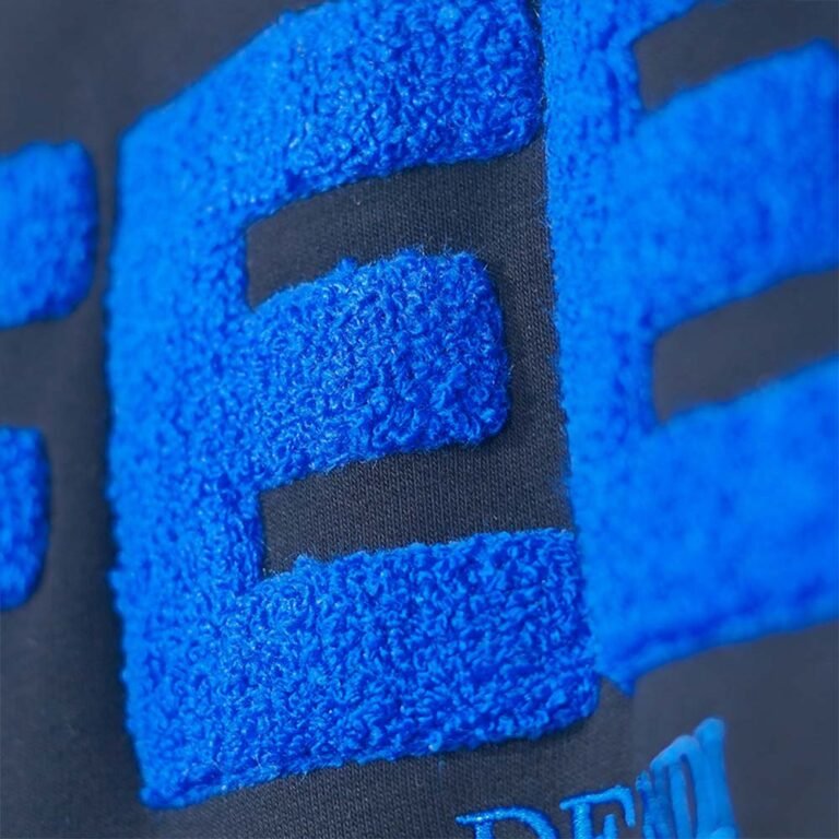 Feel fur font sweater (8)