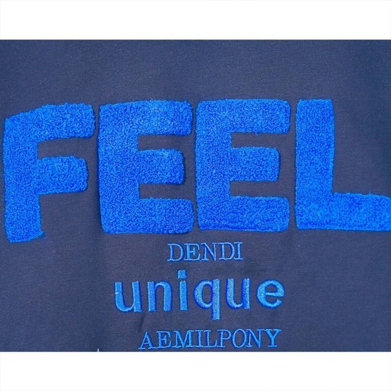 Feel fur font sweater (9)